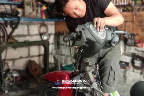 Motor Lama Di Servis